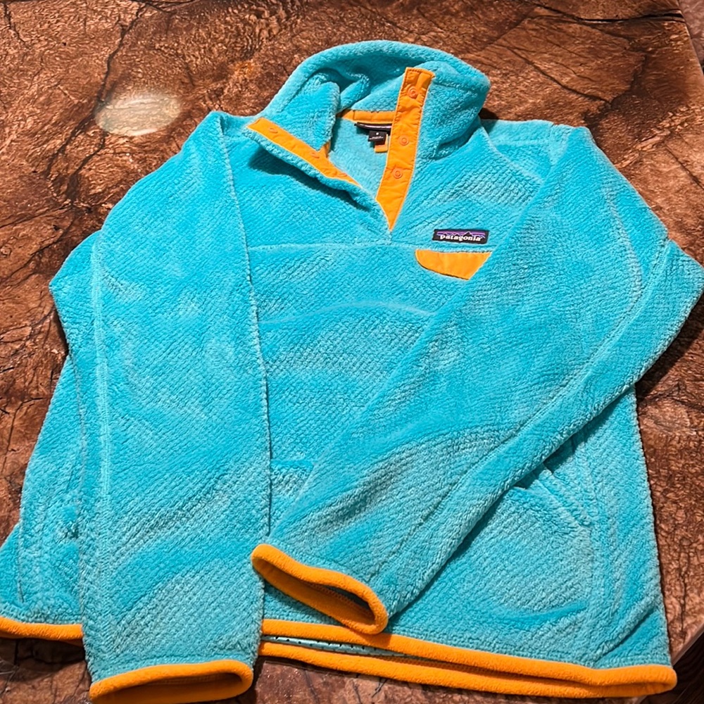 Patagonia Womens Retool snap pullover size small